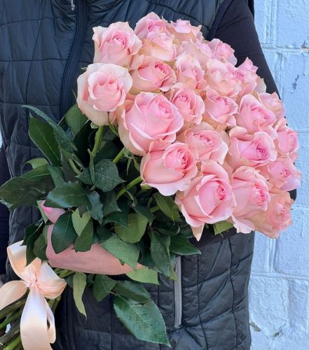 "Объятия"- букет из роз с доставкой на дом по Ачинску